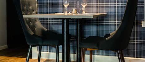 Daily full breakfast (GBP 15.00 per person)