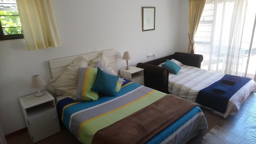 Habitación familiar | Minibar, decoración personalizada, muebles diferentes y wifi gratis 