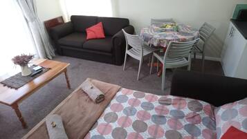 コンフォート ロフト | ミニバー、客室ごとに異なる装飾、客室ごとに異なるインテリア、WiFi (無料)