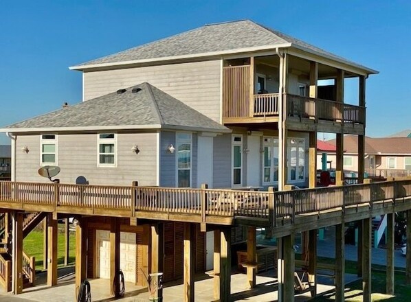 Exterior - Sea Hag 3 Bedroom Home by RedAwning (Port Bolivar)