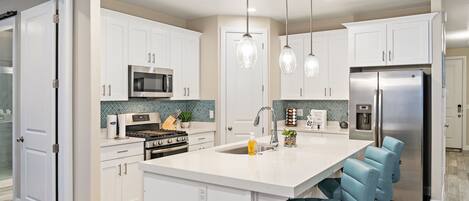 Talo, 5 makuuhuonetta | Yksityinen keittiö | Jääkaappi, uuni, kahvin-/teenkeitin, leivänpaahdin