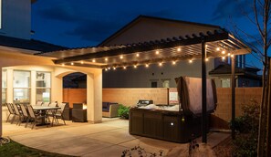 Casa, 5 habitaciones | Restaurante al aire libre