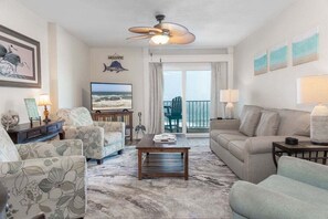 Condo, 2 Bedrooms | Living area