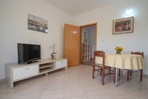 Apartment, 2 Bedrooms | Living area | Flat-screen TV - Maena (Novigrad)
