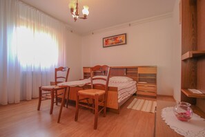 Apartment, Terrace (2) | Desk, free WiFi, bed sheets