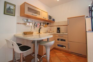 Apartment, 2 Bedrooms (A4) | Private kitchen - Maria (Novigrad)