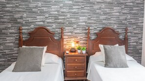 3 Schlafzimmer, Bügeleisen/Bügelbrett, Reisekinderbett, WLAN