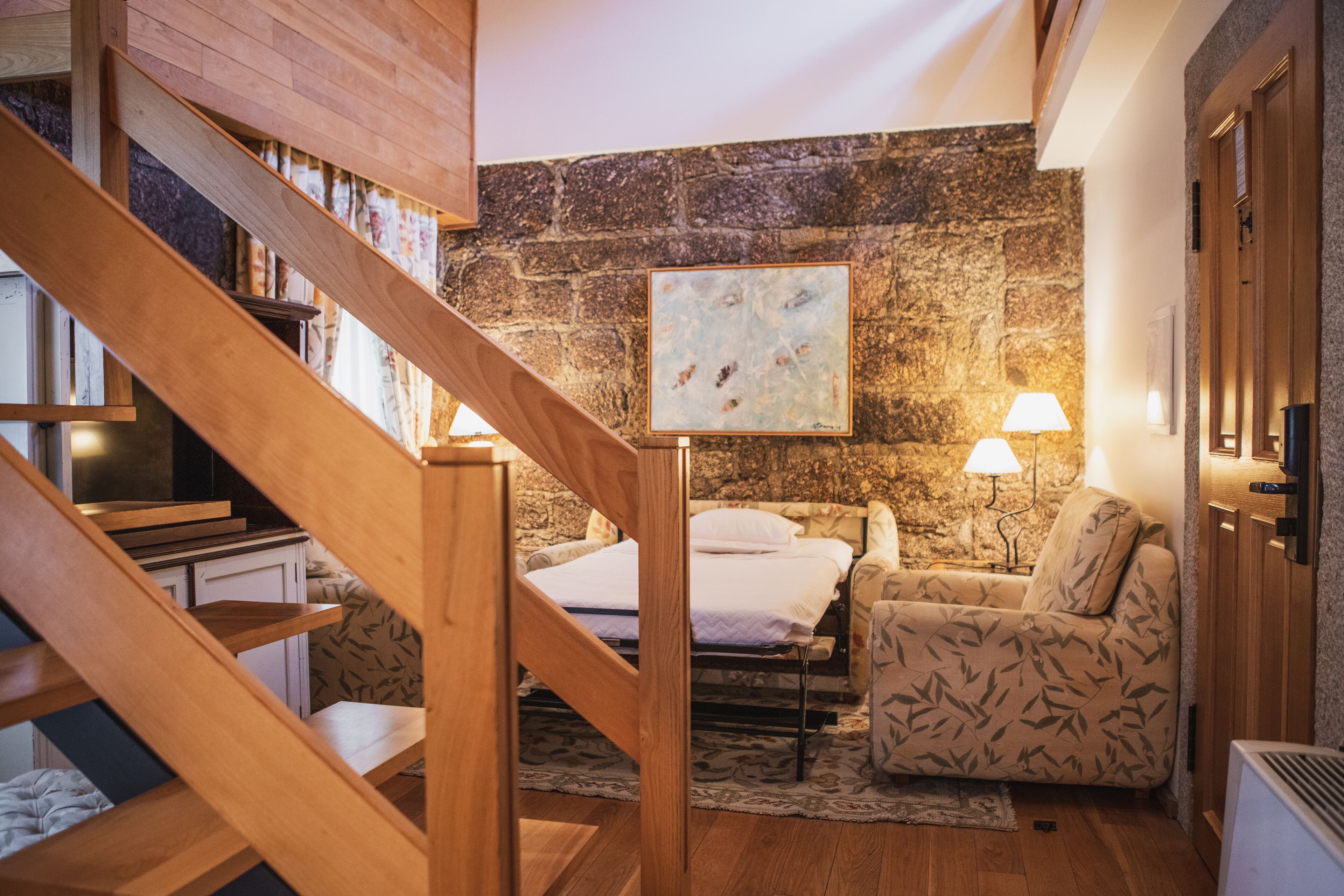 deluxe studio suite | 1 bedroom, desk, free wifi, bed sheets