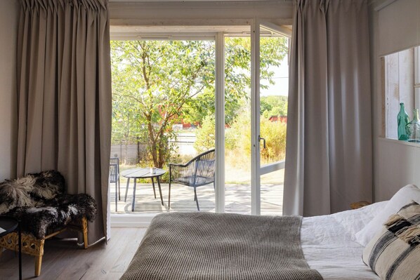 غرفة ديلوكس مزدوجة - بشرفة | أغطية فراش متميزة و ألحفة محشوة بالريش وأسرّة بطبقة علوية مريحة