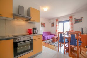 Apartment, Balcony (2) | Private kitchen - Marina (Novigrad)