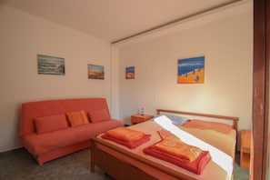 Apartment, Terrace (1) | 1 bedroom, desk, free WiFi, bed sheets - Marina (Novigrad)