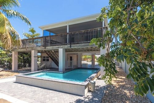 The Conch House  Renovated 3bed/2bath Canal-Front Retreat in Marathon w/ private pool