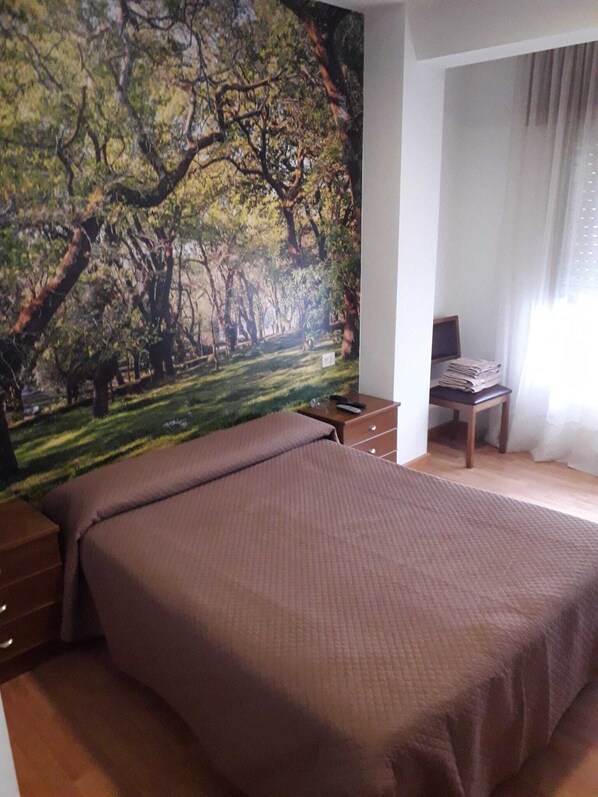 Free WiFi, bed sheets