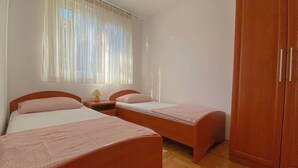 2 habitaciones, escritorio, wifi gratis y ropa de cama 
