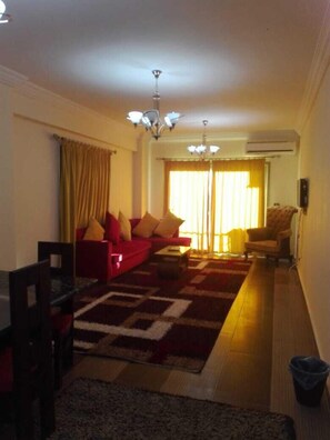 AB 1403 | Area soggiorno | TV a schermo piatto