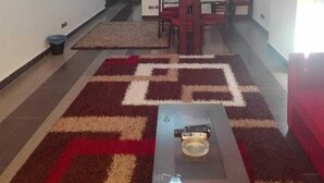 AB 1403 | منطقة المعيشة | تلفزيون بشاشة مسطحة