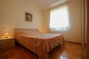 Departamento (Matilda A2+2) | 1 habitación, escritorio y espacio para trabajar con laptop 