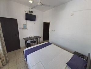 Deluxe Double Room | Minibar