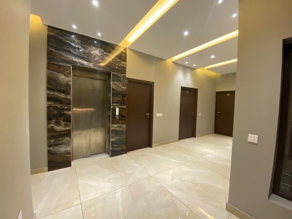 Interior - Hotel The Retro Regency (Ludhiana)