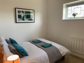 2 dormitorios, tabla de planchar con plancha, wifi y ropa de cama