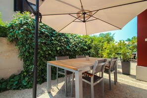 Apartment (B) | Terrace/patio