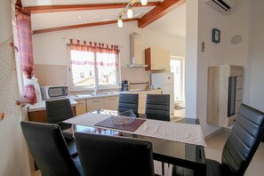 公寓 (Sabina A6) | 私人厨房 | 冰箱、炉灶、电热水壶、厨具/餐具