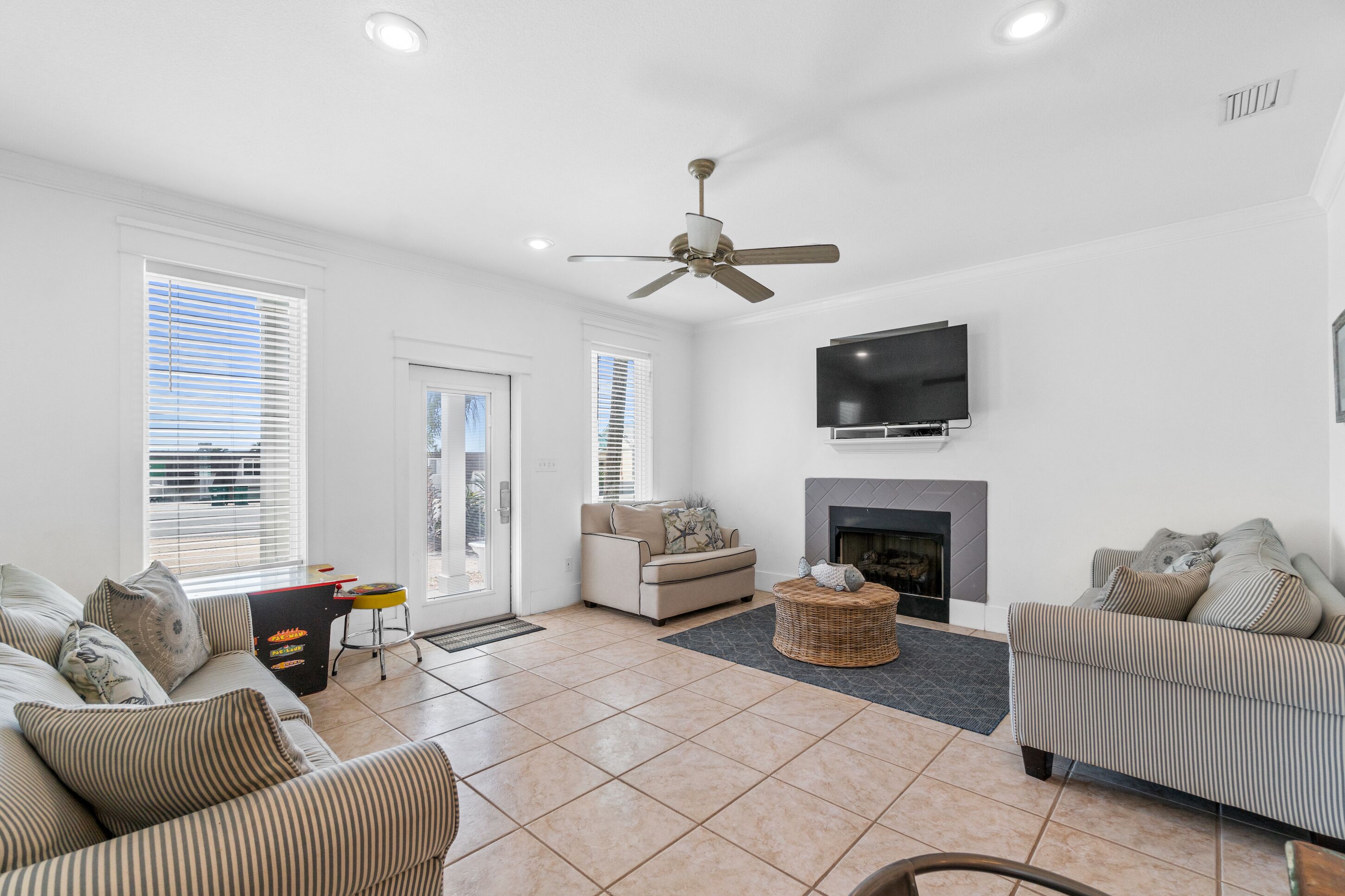 Beach House with Pool, Just Steps to the Beach, Free Golf Daily