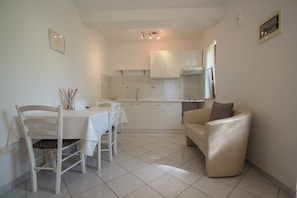 Apartment, 1 Bedroom (1) | Private kitchen - Sara (Novigrad)