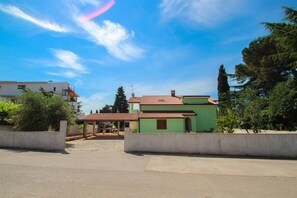 Exterior - Sara (Novigrad)