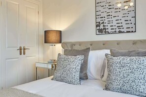 3 bedrooms, premium bedding, iron/ironing board, free WiFi