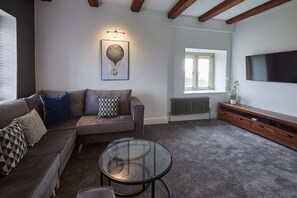 Flat-screen TV - Host & Stay | Caedmon House (Whitby)