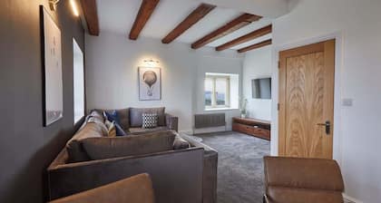 Host & Stay | Caedmon House