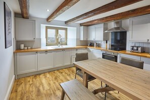 Fridge, microwave, oven, stovetop - Host & Stay | Caedmon House (Whitby)