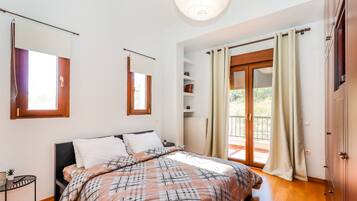 3 Schlafzimmer, Schreibtisch, Bügeleisen/Bügelbrett, kostenloses WLAN