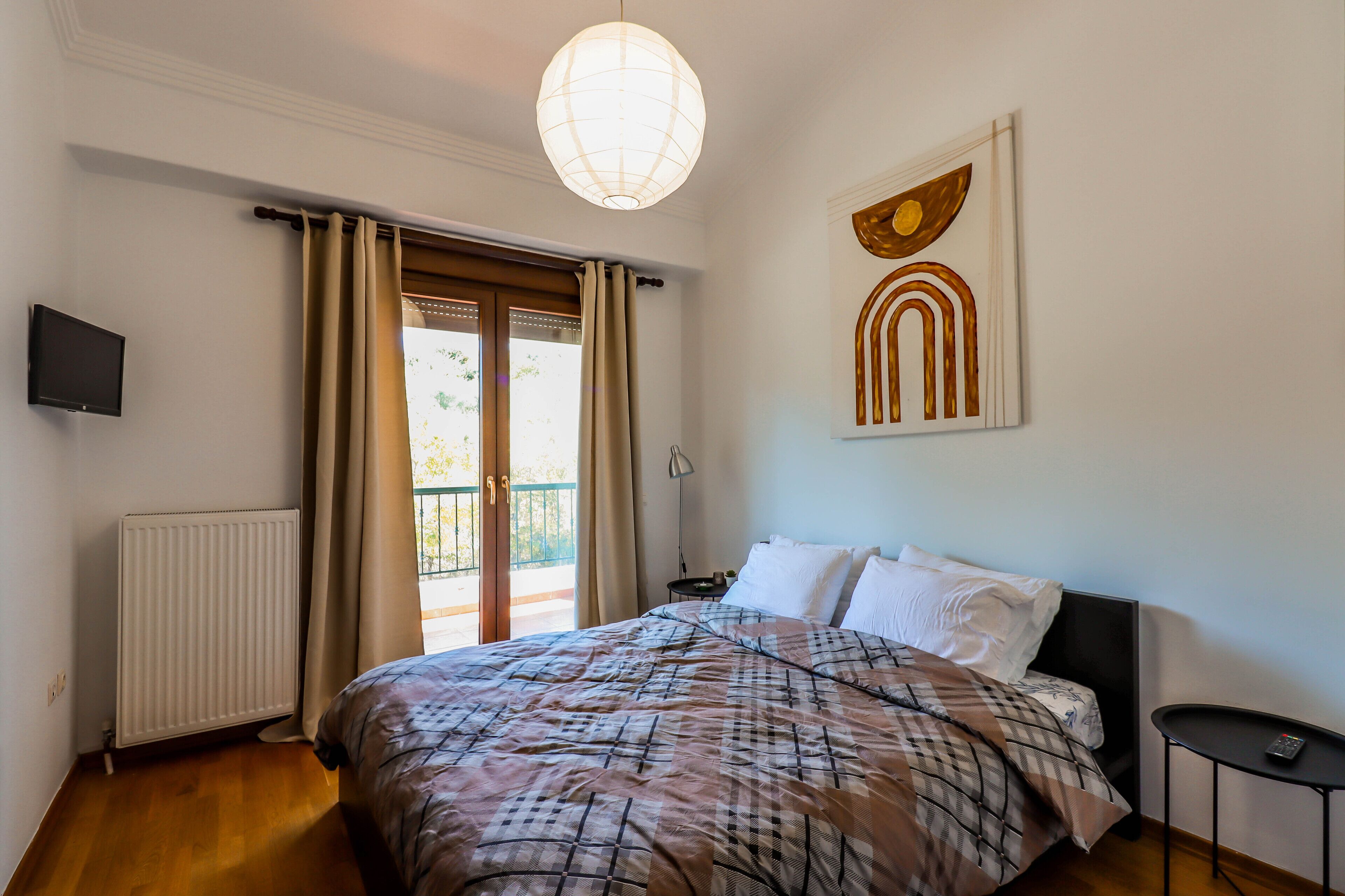 3 soverom, skrivebord, strykejern/-brett og wi-fi (inkludert)