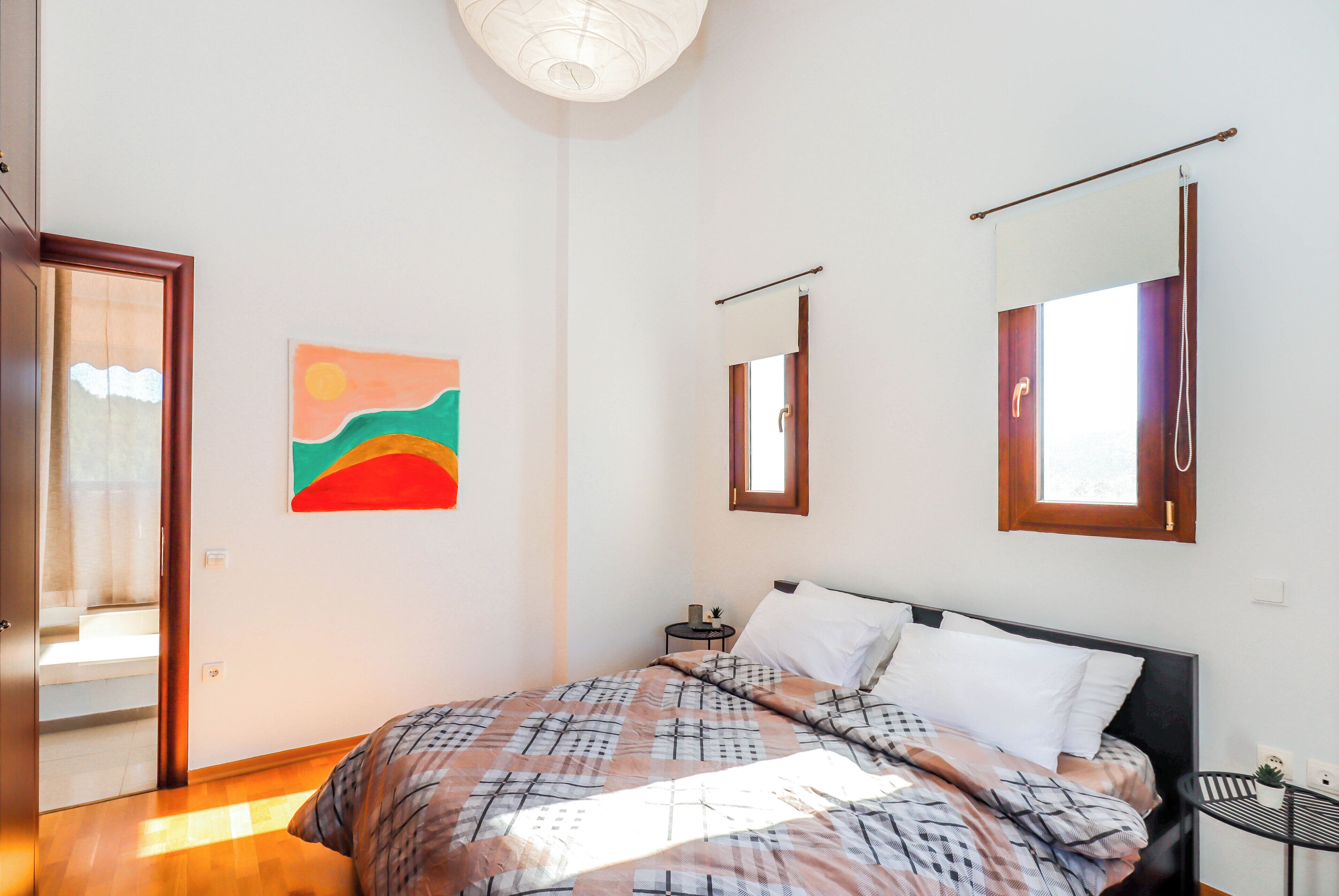 3 bedrooms, desk, iron/ironing board, free WiFi