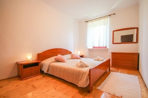 Apartment, 2 Bedrooms | 2 bedrooms, desk, free WiFi, bed sheets - Stelia Fermići (Novigrad)