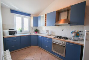 Apartment, 2 Bedrooms | Private kitchen | Full-size fridge, microwave, oven, stovetop - Stelia Contessa (Novigrad)