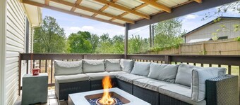 3 Bed/2 Bath Modern 1400 sq ft Home in Quiet Paducah Neighborhood near winery.