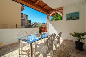 Apartment (A2+2) | Terrace/patio - Sissy (Novigrad)