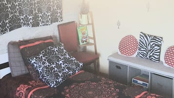 Double Room, Balcony | In-room dining