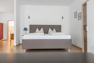 1 habitación, ropa de cama hipoalergénica y decoración personalizada 