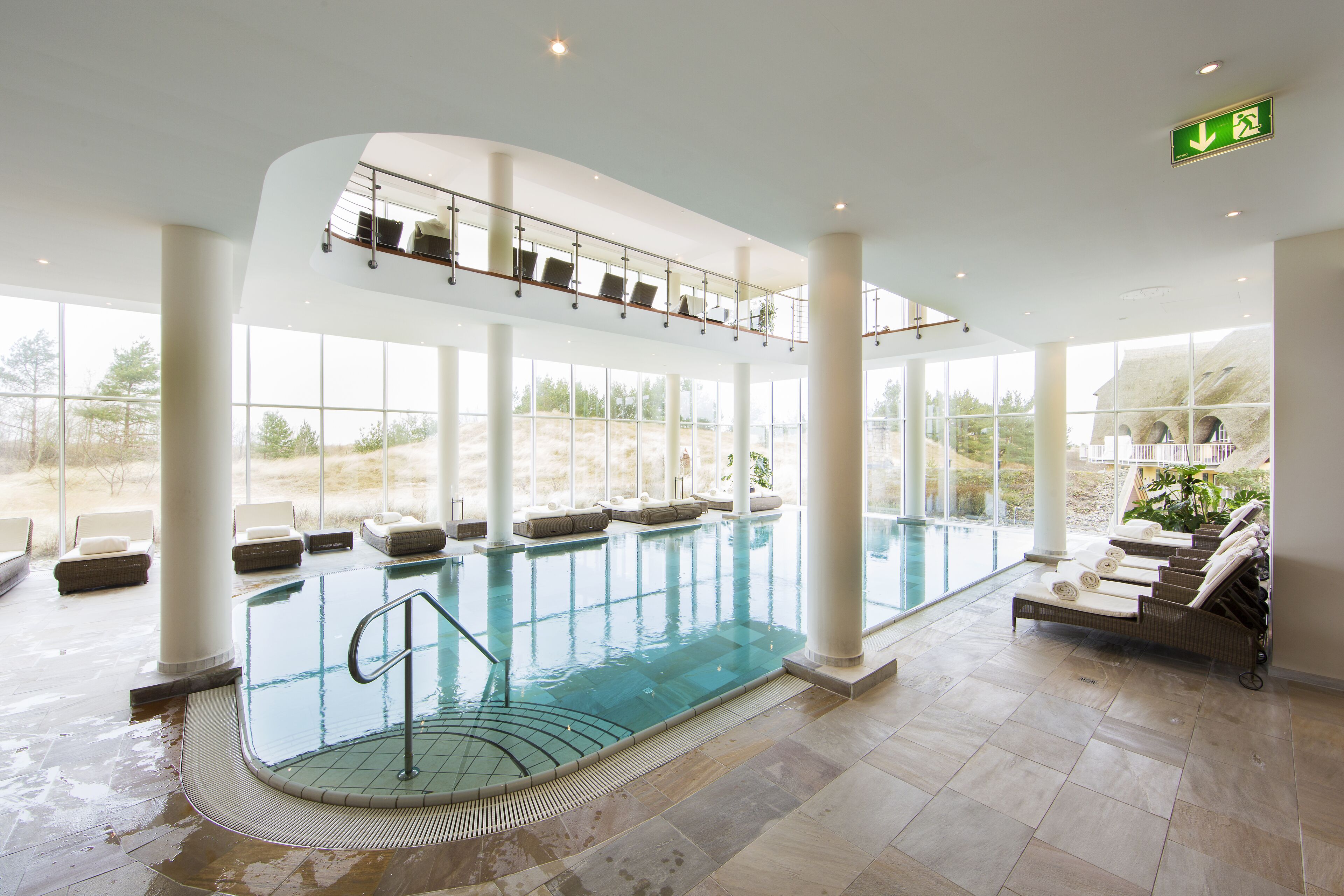 Couples treatment room(s), sauna, steam room, body treatments