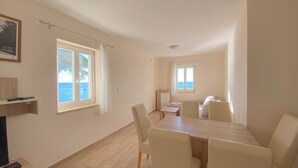 Apartment, Sea View (A4+2) | Living area - Villa Bonazza (Novigrad)