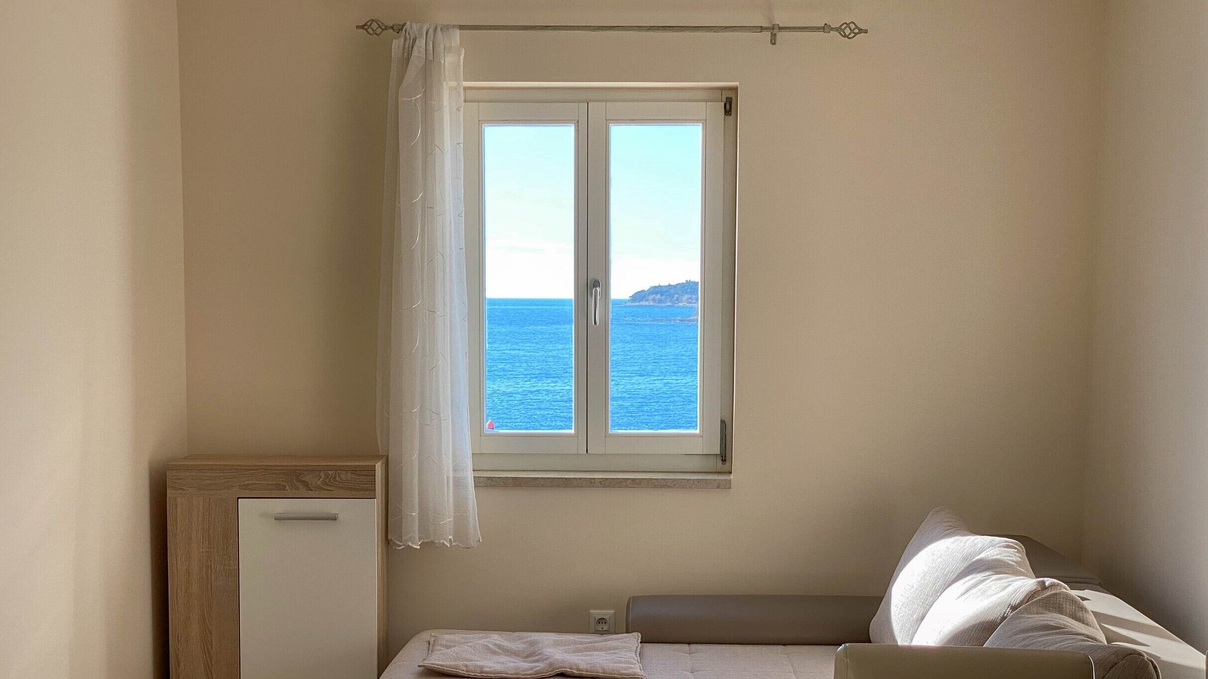 Departamento, vista al mar (A4+2) | Área de sala de estar | Televisión de pantalla plana 