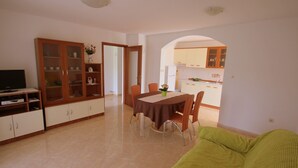 Apartamento (Viola A4+1 nr.2 dole) | Área de estar