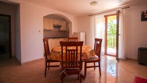 Apartamento (Viola A2+1) | Cozinha privada