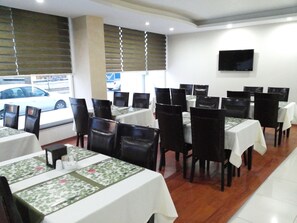 Desayuno buffet incluido todos los días