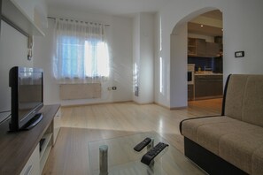 Apartment (Vili A2+2) | Living area | TV - Vili (Novigrad)