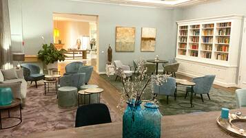 Bar lounge